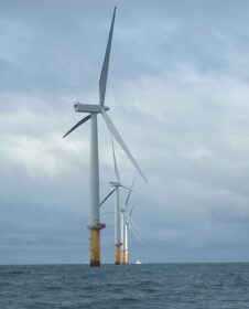 Wind_farm_photograph_300dpi