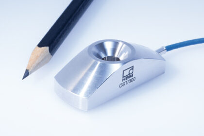 HBM’s CST/300 piezoelectric strain transducer facilitates accurate measurements at the lowest strain level