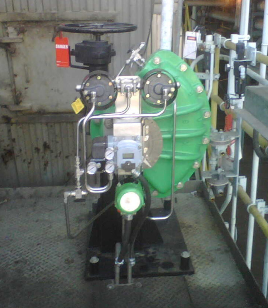 The Type K damper drive ‘drop-in-place’ replacement matches the footprint of the old equipment. Note that the handwheel has been re-engineered in the vertical position to facilitate access to the hinged man-way door behind the unit, which provides access to the ID fan for servicing