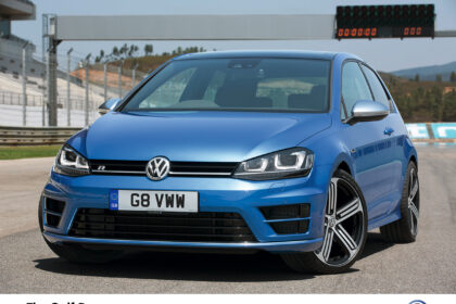 The new Golf R takes information from the Chassis-CAN bus to adjust optimal damping force