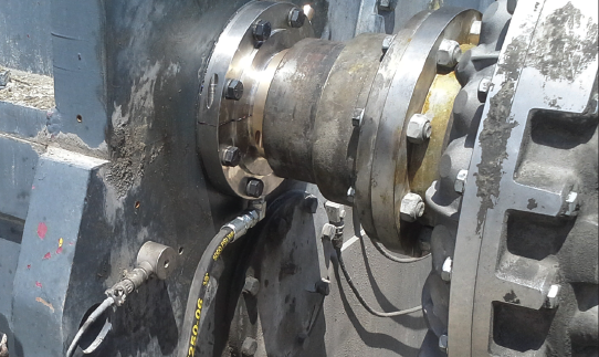 An external drain was designed to accommodate the operational flood in the Sag Mill Gearbox bearing housing