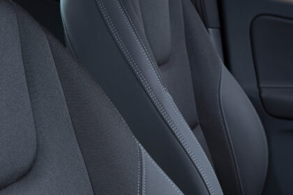 Low-emission and low-odour, the Acella Eco green surface material ensures good interior air quality in vehicles