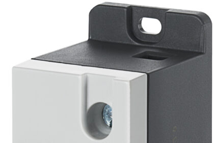 The new device from the 5SM6 product family detects hazardous arcing faults in the strings of a PV system