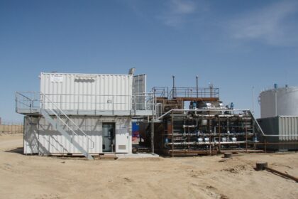 The Flottweg containerised solution including control cabinet, machine container and product feed container