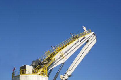Liebherr RL-K 4200-100 LIT is testing the riser yoke on the test bed of Liebherr MCCtec-Rostock GmbH in Rostock, Germany