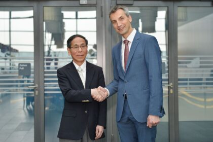 Fumihiko Kimura, CLPA Chairman, and Karsten Schneider, PI Chairman