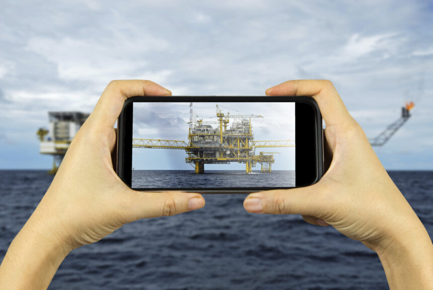 Snapshot of the action: as the oil and gas sector embraces modern technologies, consideration must be given to minimising the risks associated with them