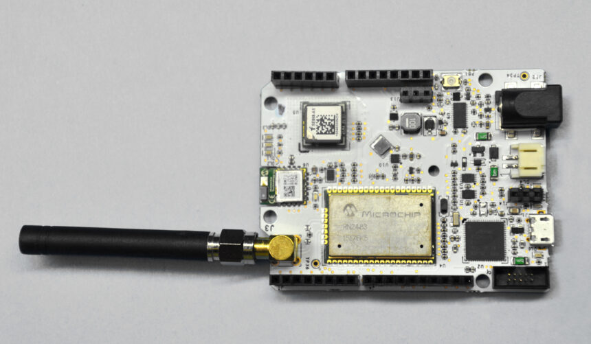 AR975_Lion_Board_HRES