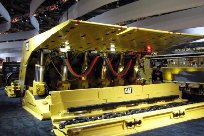 Cat roof supports on display with Detect Personnel activated