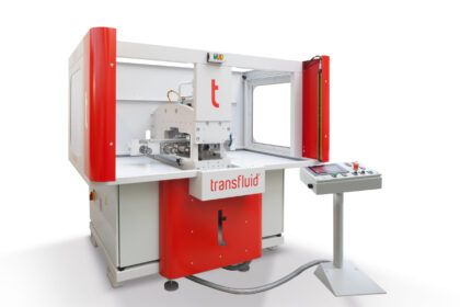 The new tube forming machine REB 645 with automatic tool detection. © transfluid