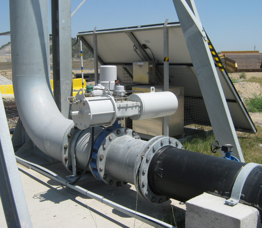 The Rotork Skilmatic electro-hydraulic valve actuator installation at Mount Thorley Warkworth. Solar panels seen in the background provide the renewable energy source to operate the actuator
