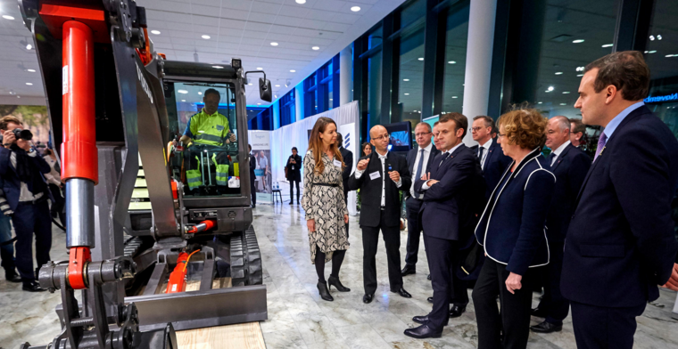 Volvo Construction Equipment presented the prototype, fully-electric EX2 compact excavator to the Swedish Prime Minister Stefan Löfven and French President Emmanuel Macron