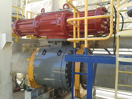 Example of a Rotork RHQ hydraulic actuator installation on a slurry pipeline ball valve. This actuator is operated by a Rotork HPU