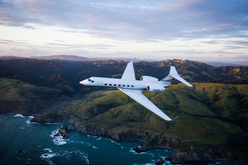Gulfstream_Delivers_550th_G550_7_18_17