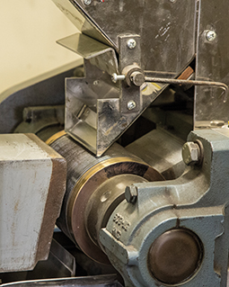 Laboratory magnetic separator