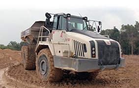 The challenging working environment is no problem for the Terex Trucks TA400