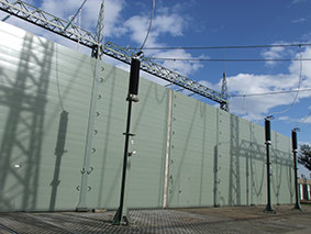 Screening wall: a frame structure comprising I beams, sectional steels and edging to support the wall units