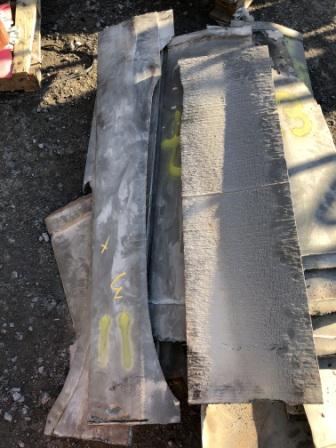 The Hardlite (blade on the right) only has a small amount of wear on the tips, whereas the quenched and tempered blades (blade on the left) are almost gone