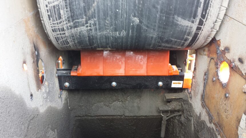 The secondary cleaner blades can endure hot summer temperatures, high moisture content and constant production schedules