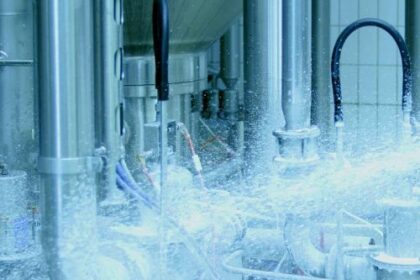 The new SBZ224 flow sensor from ifm electronic is ideal for monitoring and logging the performance of high-pressure cleaning systems