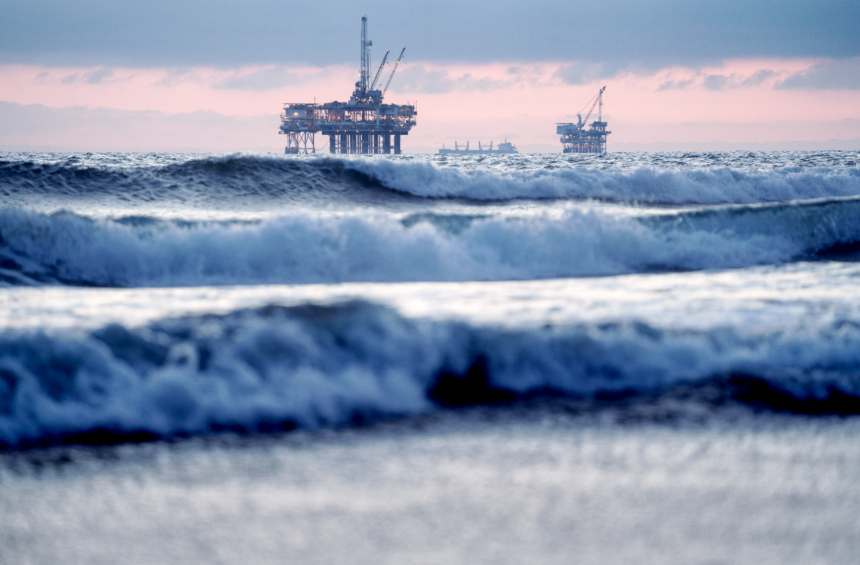 Oil and gas rig_offshore