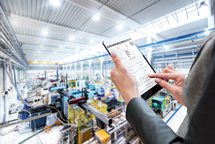Easy on-screen monitoring and management of multiple robot controllers is available both on-premises or in a cloud environment thanks to the Iconics SCADA suite