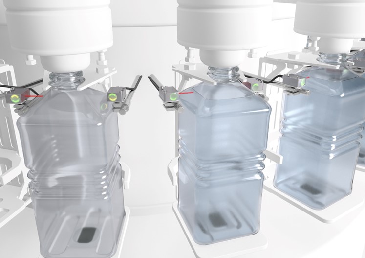Reliably detecting the fill level of aqueous liquids in containers is one of the most demanding detection tasks