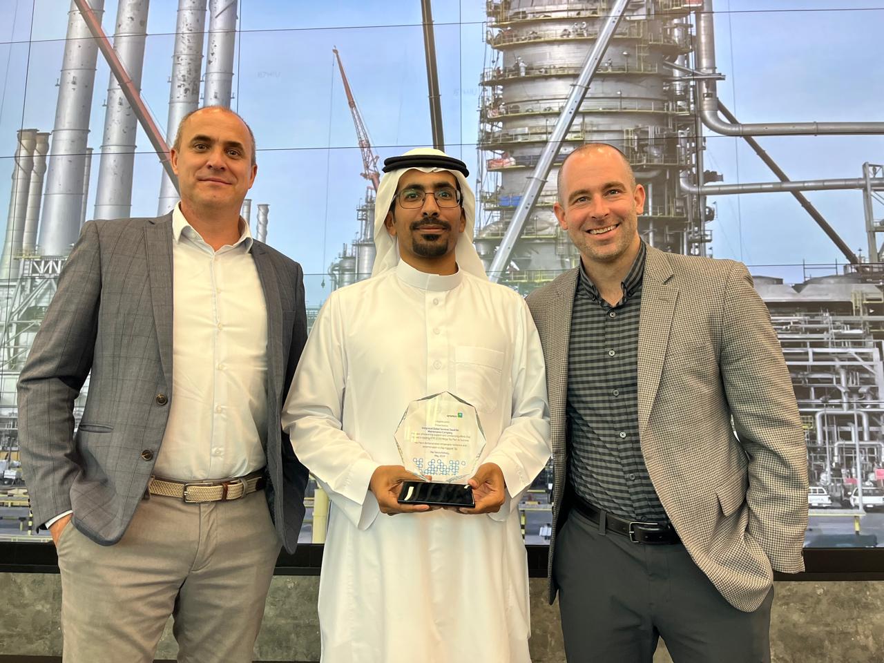 (left to right) Dennis Snijders, Al Muhannad Al Johani, and Dan Campbell, accepting the award presented for the IGS contribution to the success of the Ras Tanura Refinery (RTR) 2024 Mega Turnaround and Inspection (T&I) project