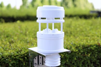 Omron and Weathernews join forces to provide a cost-effective weather sensor