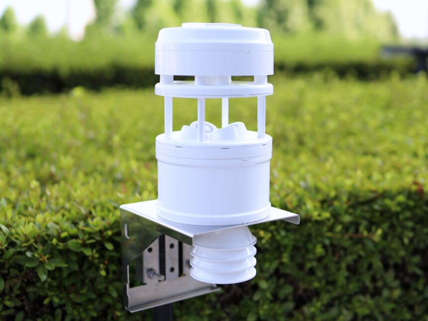Omron and Weathernews join forces to provide a cost-effective weather sensor