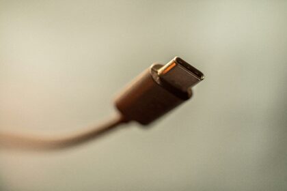 A USB-C, image via Marcus Urbenz on Unsplash